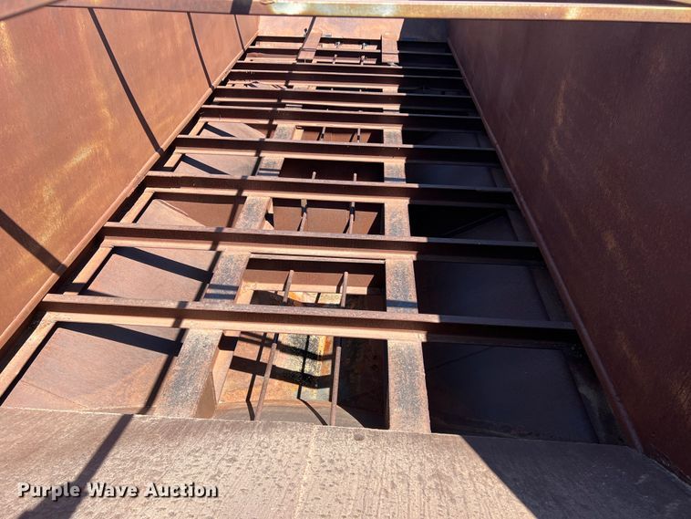 image for item DR5547 Grain trailer