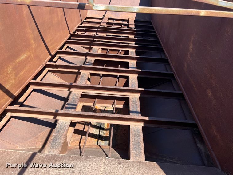 image for item DR5547 Grain trailer