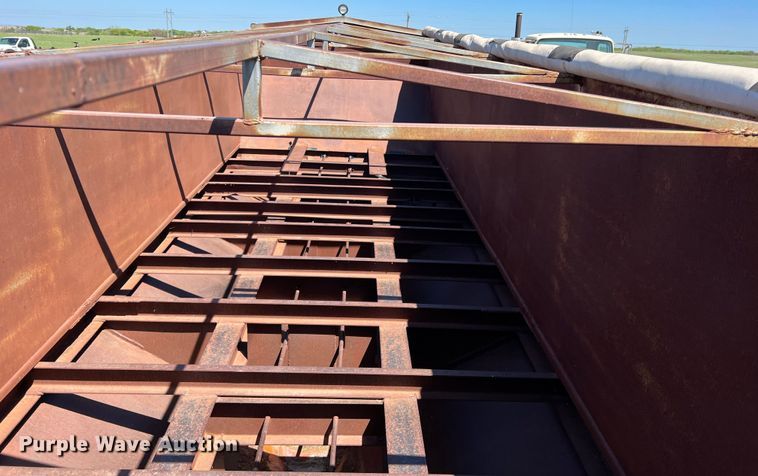 image for item DR5547 Grain trailer