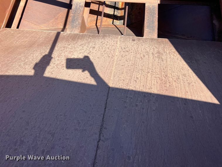 image for item DR5547 Grain trailer