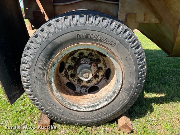 image for item DR5547 Grain trailer