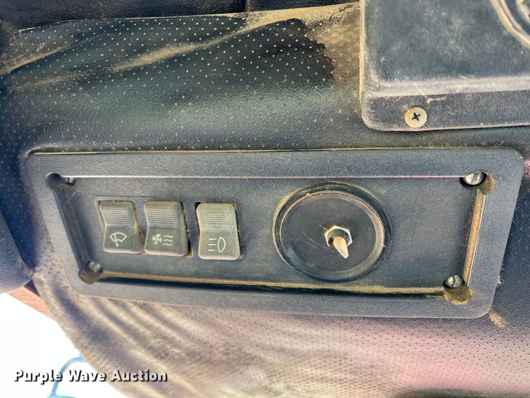 image for item DR5548 Belarus 925  MFWD tractor