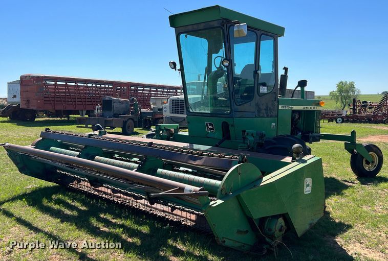 image for item DR5549 1978 John Deere 2280  swather / windrower