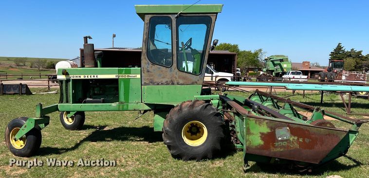 image for item DR5549 1978 John Deere 2280  swather / windrower