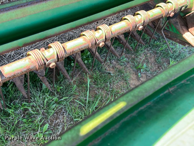 image for item DR5549 1978 John Deere 2280  swather / windrower