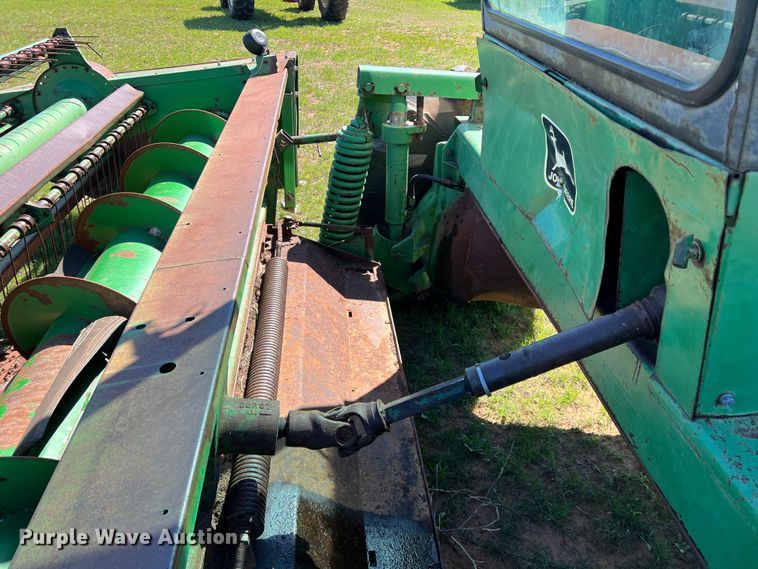 image for item DR5549 1978 John Deere 2280  swather / windrower