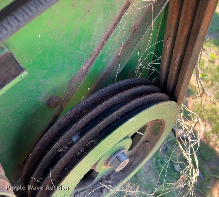 image for item DR5549 1978 John Deere 2280  swather / windrower