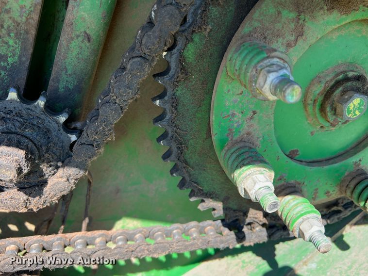 image for item DR5549 1978 John Deere 2280  swather / windrower