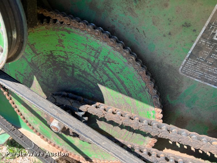 image for item DR5549 1978 John Deere 2280  swather / windrower