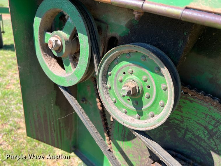 image for item DR5549 1978 John Deere 2280  swather / windrower