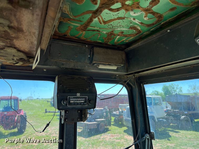 image for item DR5549 1978 John Deere 2280  swather / windrower