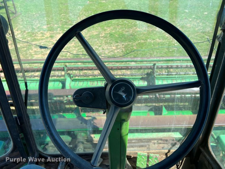 image for item DR5549 1978 John Deere 2280  swather / windrower