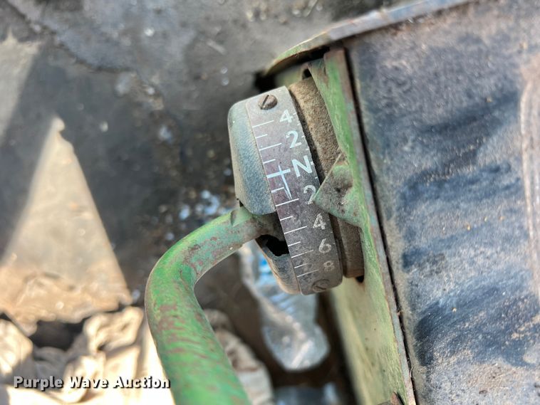 image for item DR5549 1978 John Deere 2280  swather / windrower