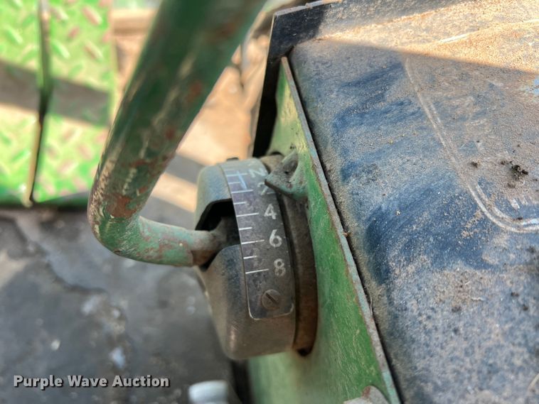 image for item DR5549 1978 John Deere 2280  swather / windrower