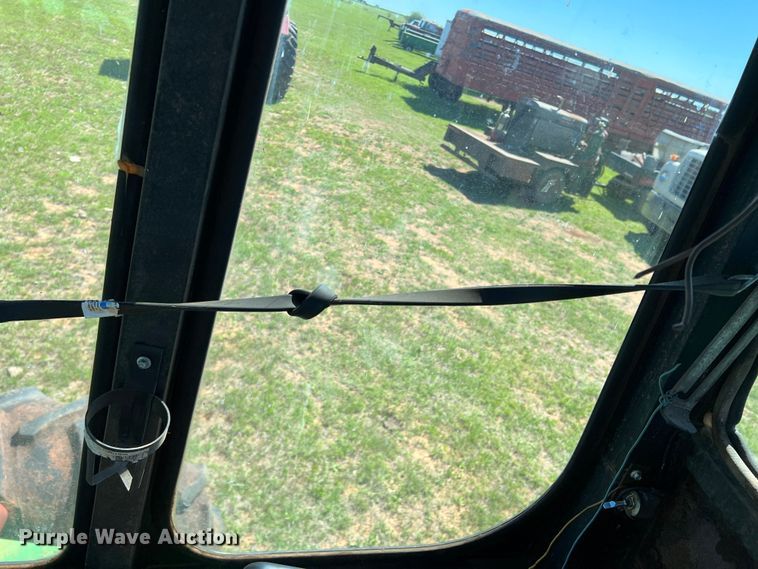 image for item DR5549 1978 John Deere 2280  swather / windrower