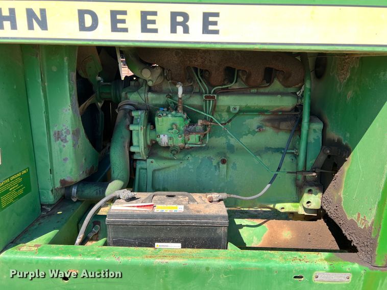 image for item DR5549 1978 John Deere 2280  swather / windrower