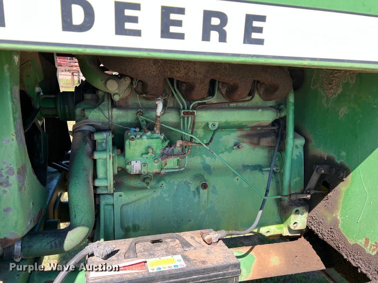 image for item DR5549 1978 John Deere 2280  swather / windrower