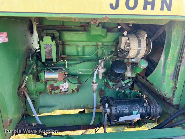image for item DR5549 1978 John Deere 2280  swather / windrower