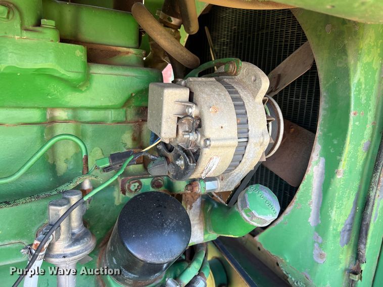 image for item DR5549 1978 John Deere 2280  swather / windrower
