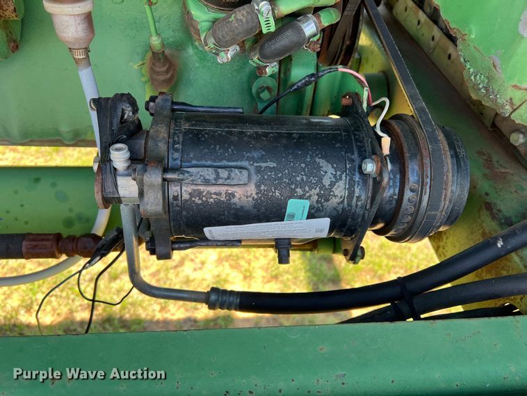 image for item DR5549 1978 John Deere 2280  swather / windrower