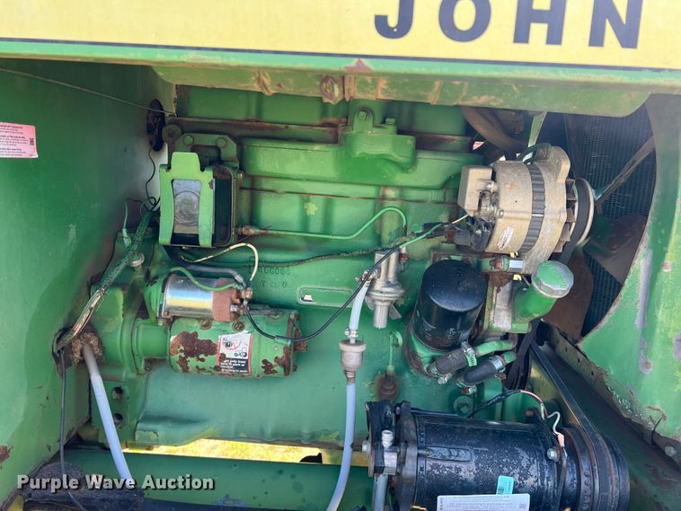 image for item DR5549 1978 John Deere 2280  swather / windrower