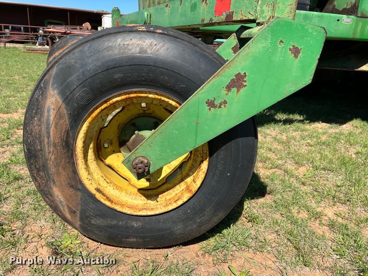 image for item DR5549 1978 John Deere 2280  swather / windrower