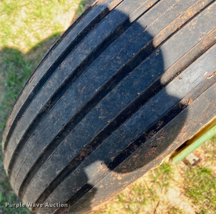 image for item DR5549 1978 John Deere 2280  swather / windrower