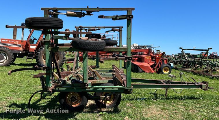 image for item DR5550 John Deere 1610  chisel