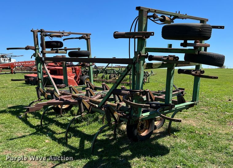 image for item DR5550 John Deere 1610  chisel