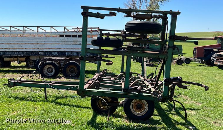 image for item DR5550 John Deere 1610  chisel