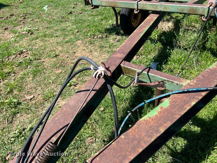 image for item DR5550 John Deere 1610  chisel