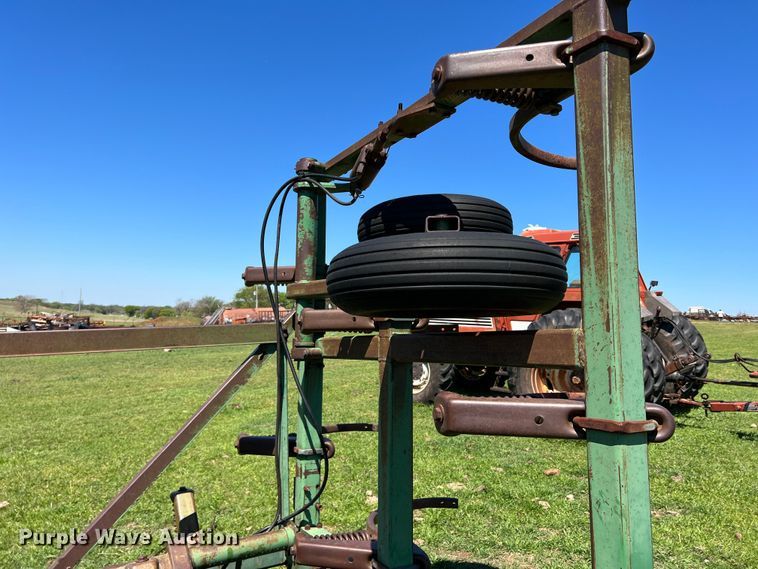 image for item DR5550 John Deere 1610  chisel