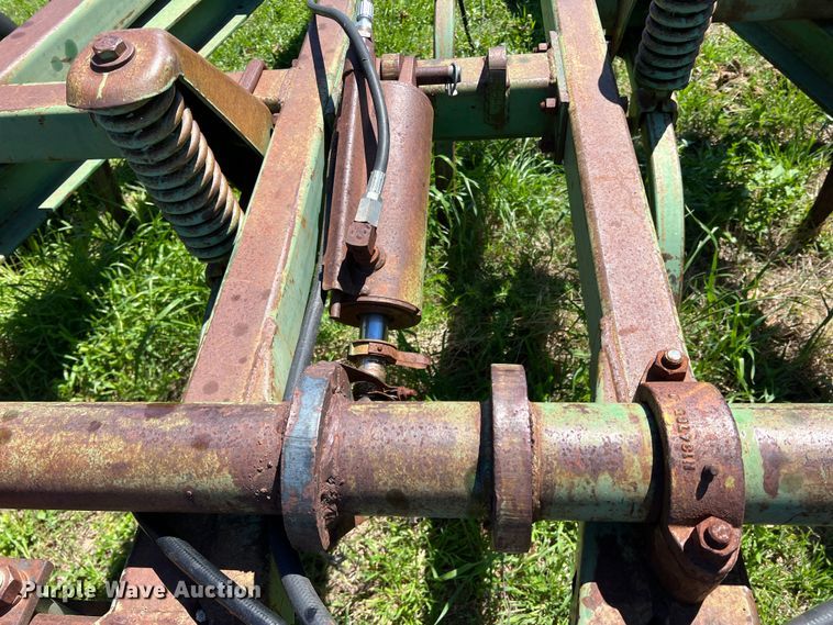 image for item DR5550 John Deere 1610  chisel