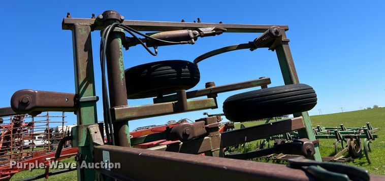 image for item DR5550 John Deere 1610  chisel