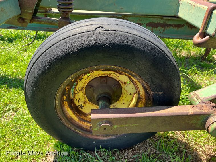 image for item DR5550 John Deere 1610  chisel