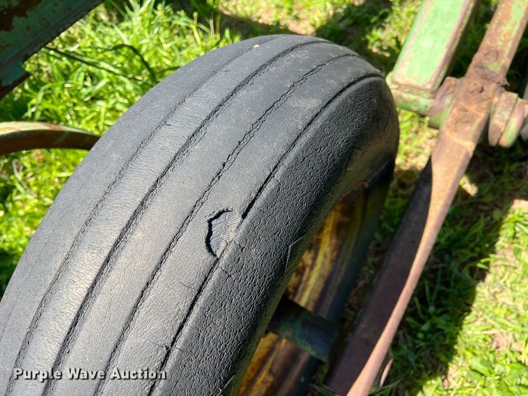 image for item DR5550 John Deere 1610  chisel