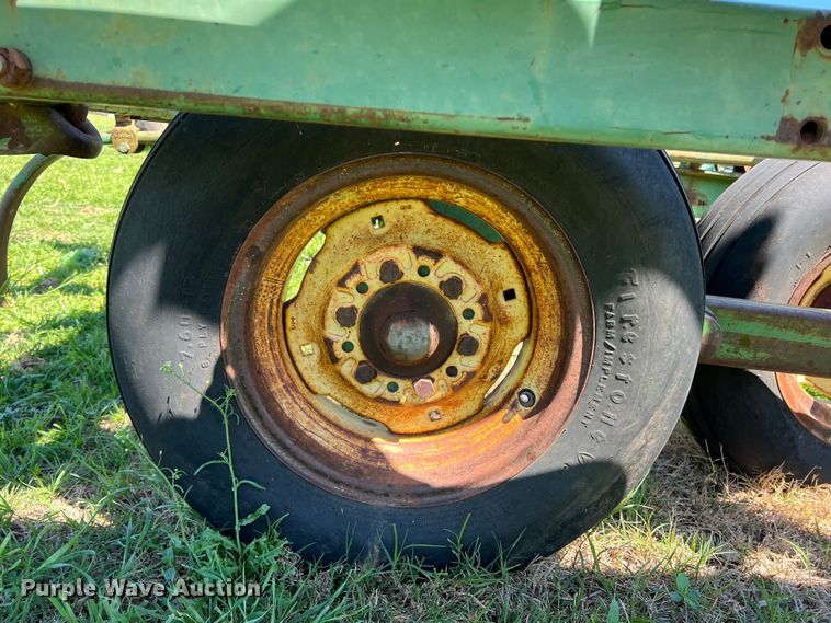 image for item DR5550 John Deere 1610  chisel