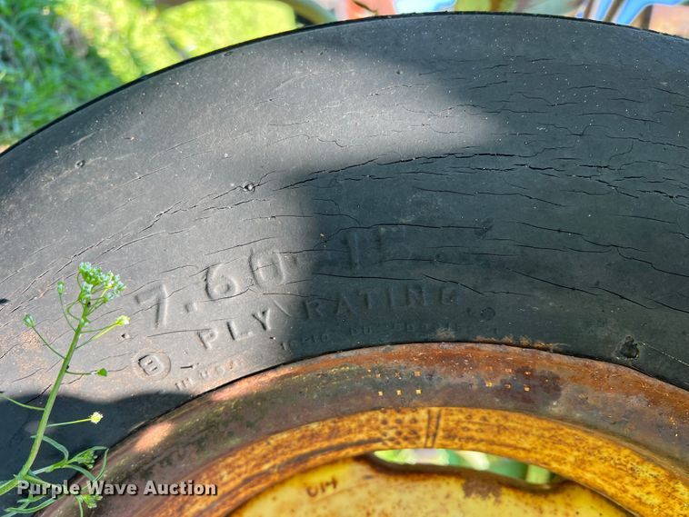 image for item DR5550 John Deere 1610  chisel