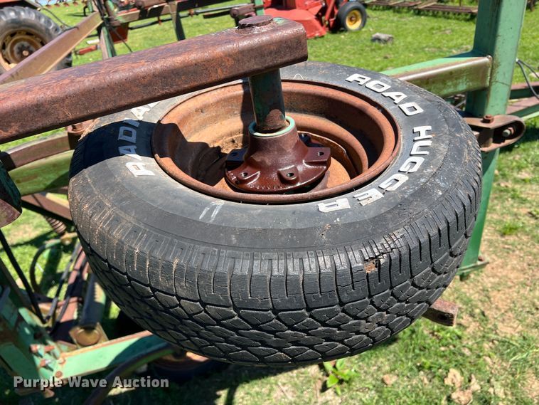 image for item DR5550 John Deere 1610  chisel