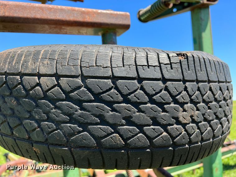 image for item DR5550 John Deere 1610  chisel