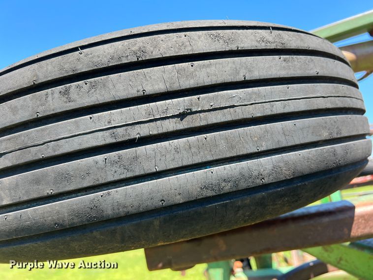 image for item DR5550 John Deere 1610  chisel