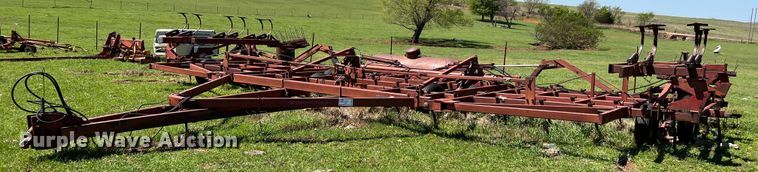 image for item DR5551 International  field cultivator