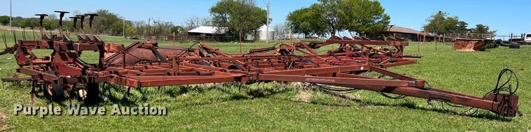 image for item DR5551 International  field cultivator