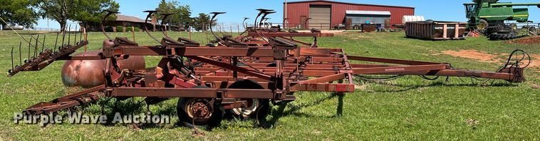 image for item DR5551 International  field cultivator