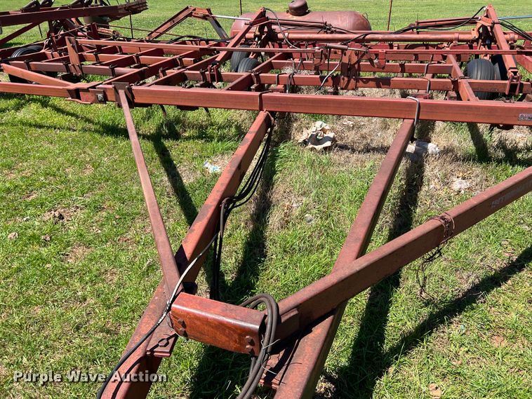 image for item DR5551 International  field cultivator
