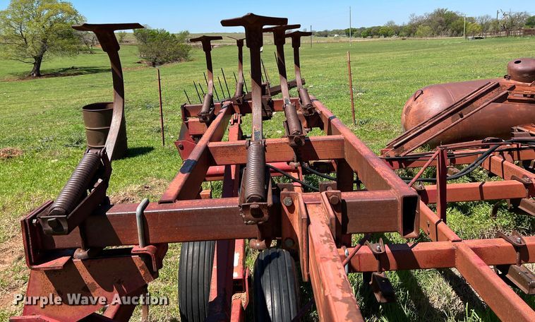 image for item DR5551 International  field cultivator