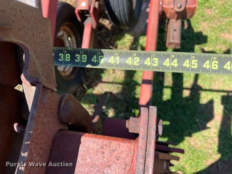 image for item DR5551 International  field cultivator