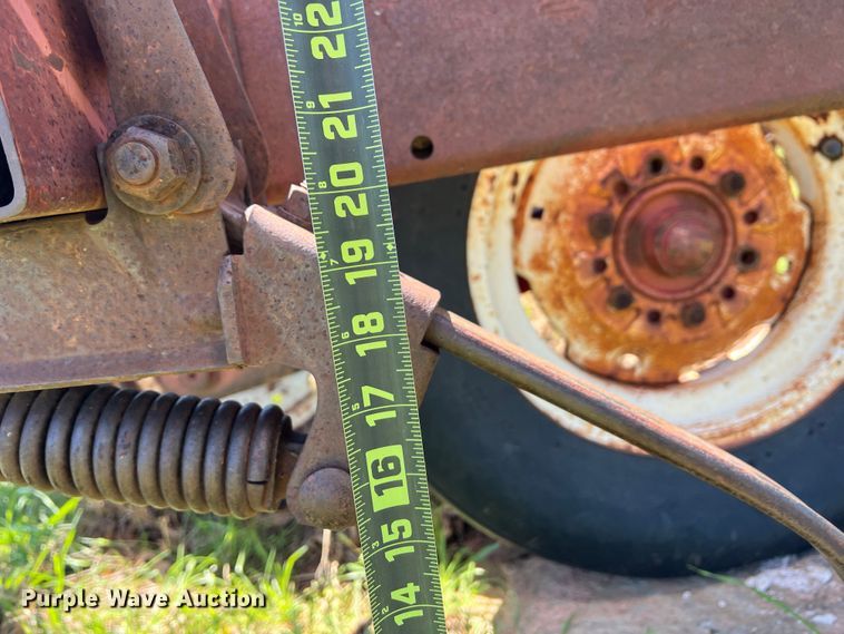 image for item DR5551 International  field cultivator