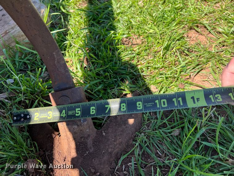 image for item DR5551 International  field cultivator