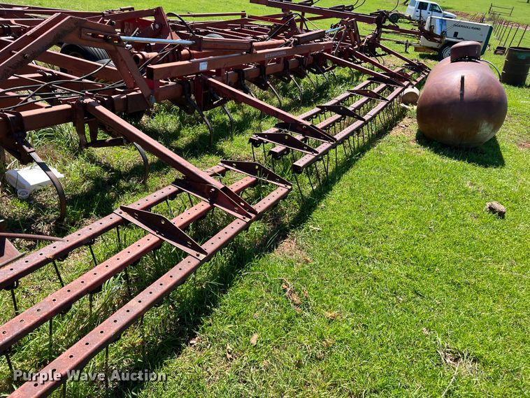 image for item DR5551 International  field cultivator